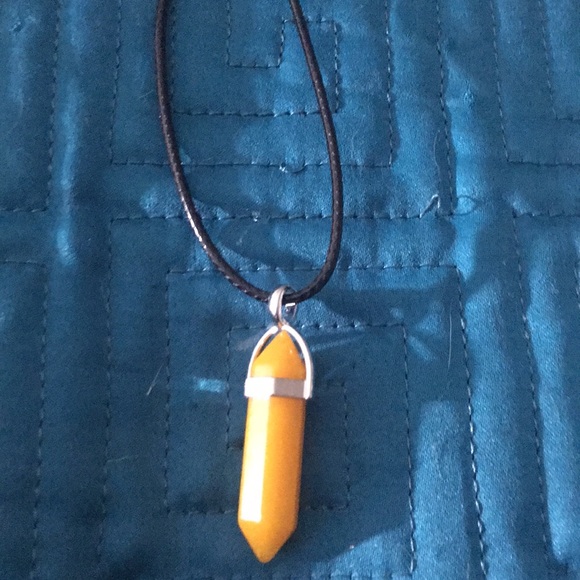 Orange calcite healing bullet pendant necklace - Picture 2 of 2
